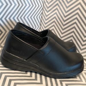 Genuine Grip 430 Mule Casual Shoes Size 7 NEW